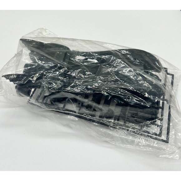 AMT Ertl 1989 Batman Batmobile 1/25 Model Kit 6877 Open Box - Picture 4 of 7